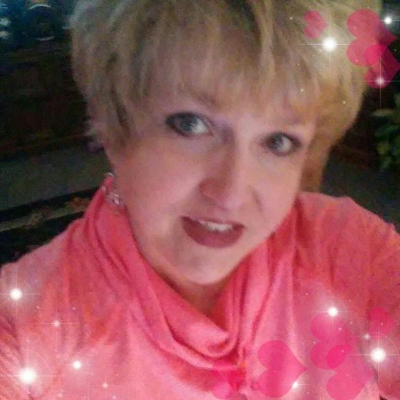 Meet your Posher, Pamela - Picture 1 of 1